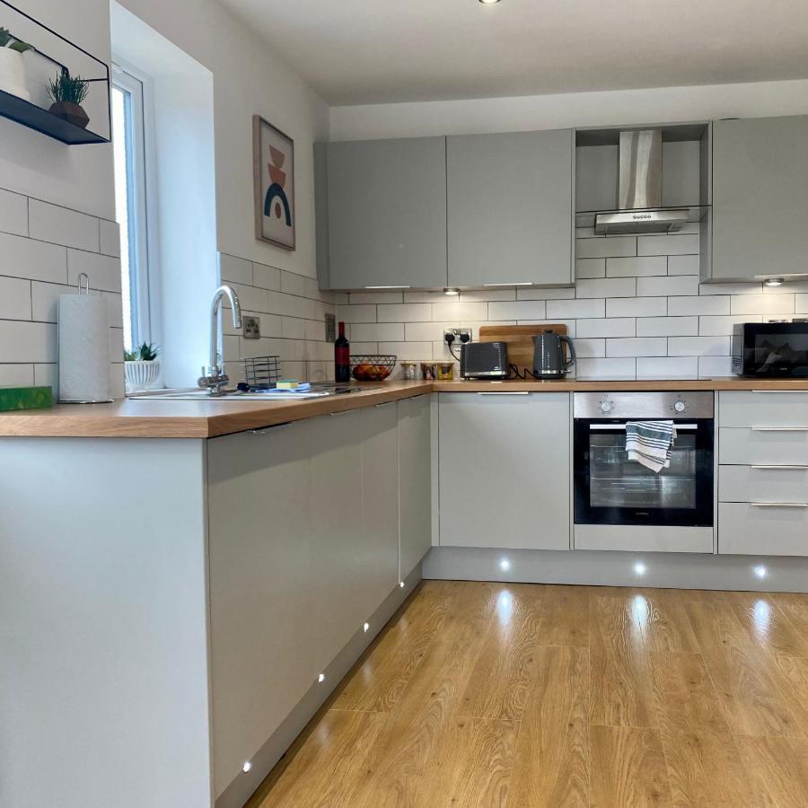 Modern 2 Bed Apartment/Free Parking/Near City/Self-Check In Handsworth Bagian luar foto