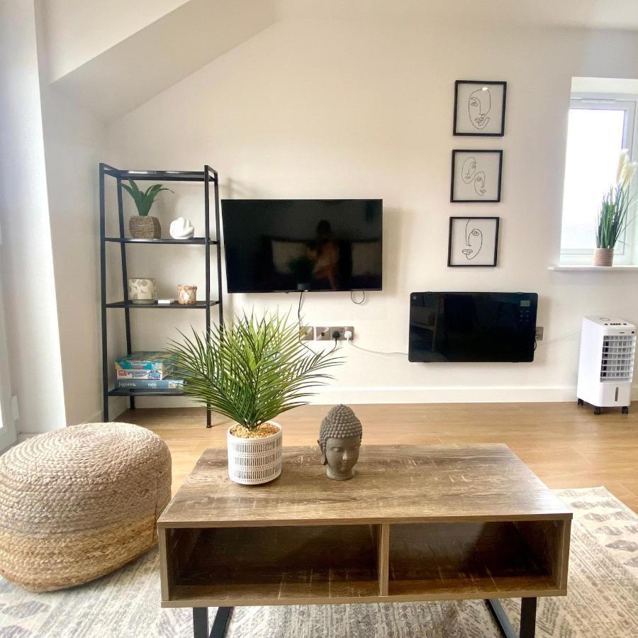 Modern 2 Bed Apartment/Free Parking/Near City/Self-Check In Handsworth Bagian luar foto