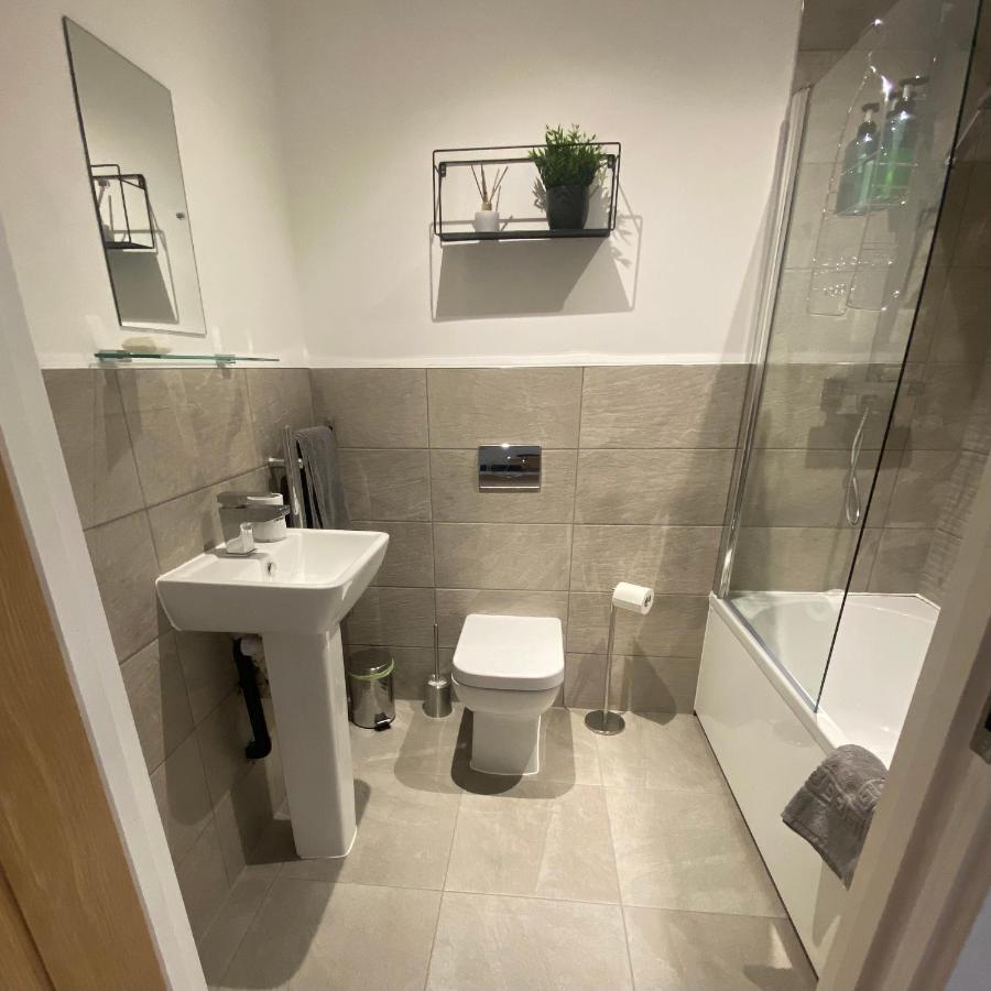 Modern 2 Bed Apartment/Free Parking/Near City/Self-Check In Handsworth Bagian luar foto