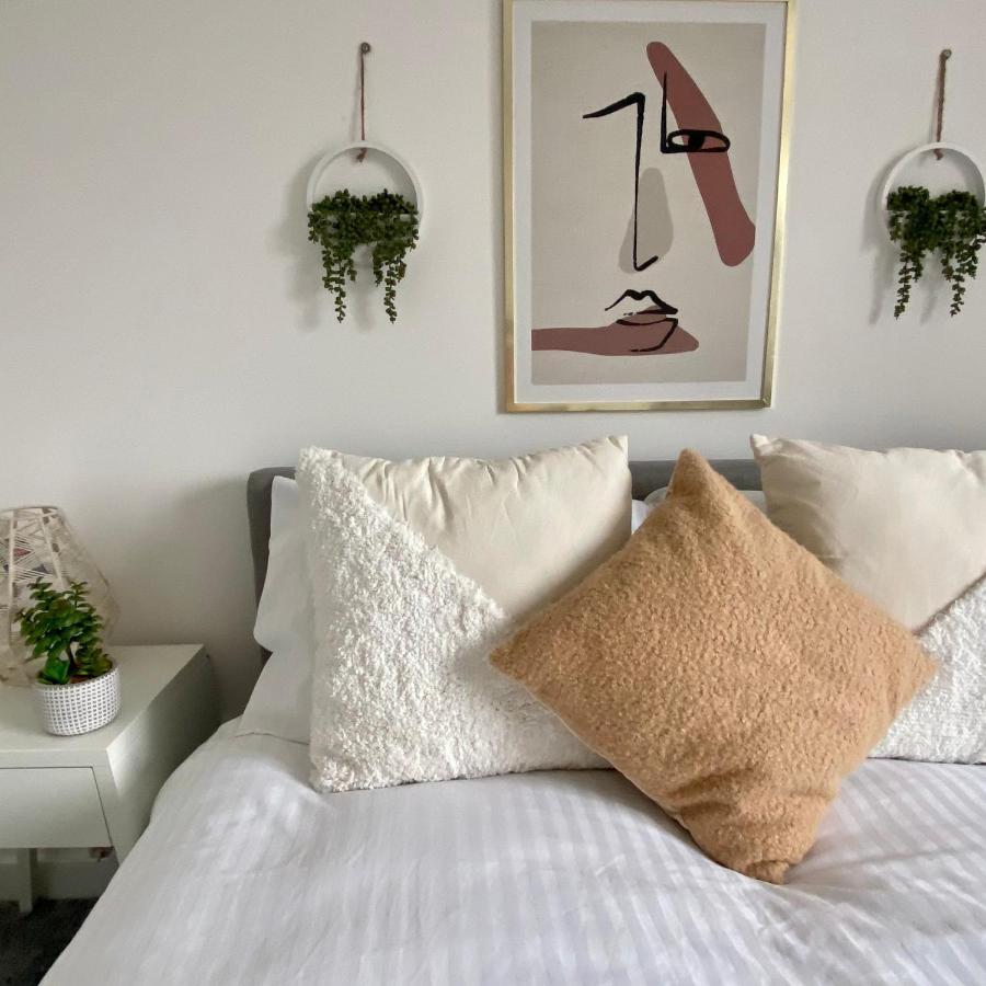 Modern 2 Bed Apartment/Free Parking/Near City/Self-Check In Handsworth Bagian luar foto