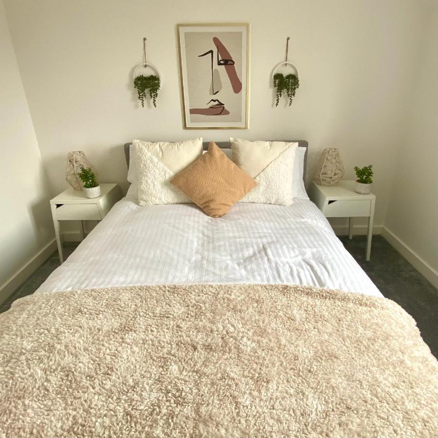 Modern 2 Bed Apartment/Free Parking/Near City/Self-Check In Handsworth Bagian luar foto